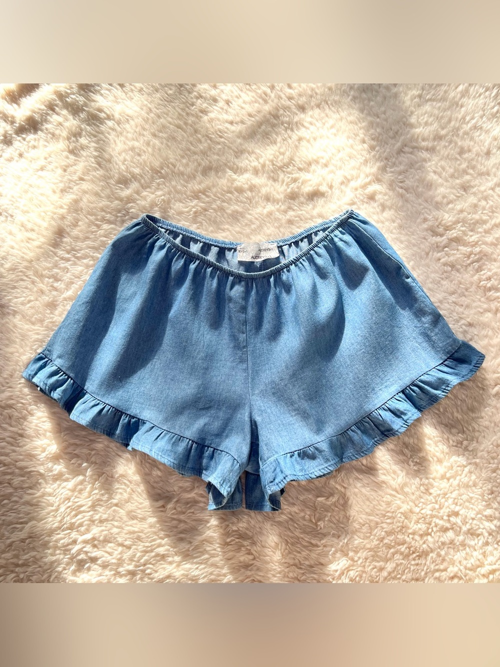 Audrey 3+1 Chambray Denim Ruffle Hem Pull-On Jean Shorts Elastic Waist Women’s S